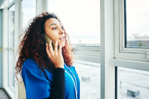 phone a caller on the phone to an online psychic reader